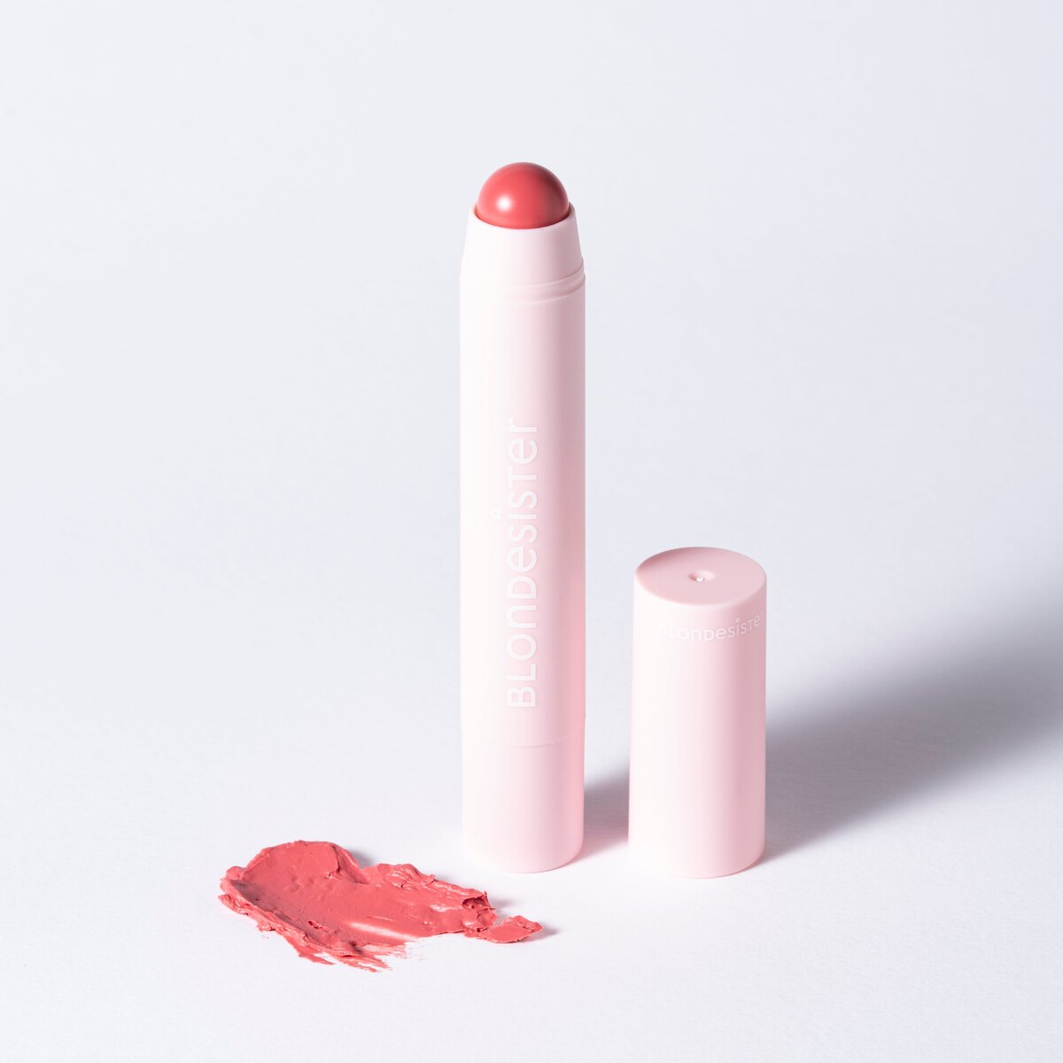 Stick Labbra e Guance 2-in-1 di BlondeSister con swatch di prodotto