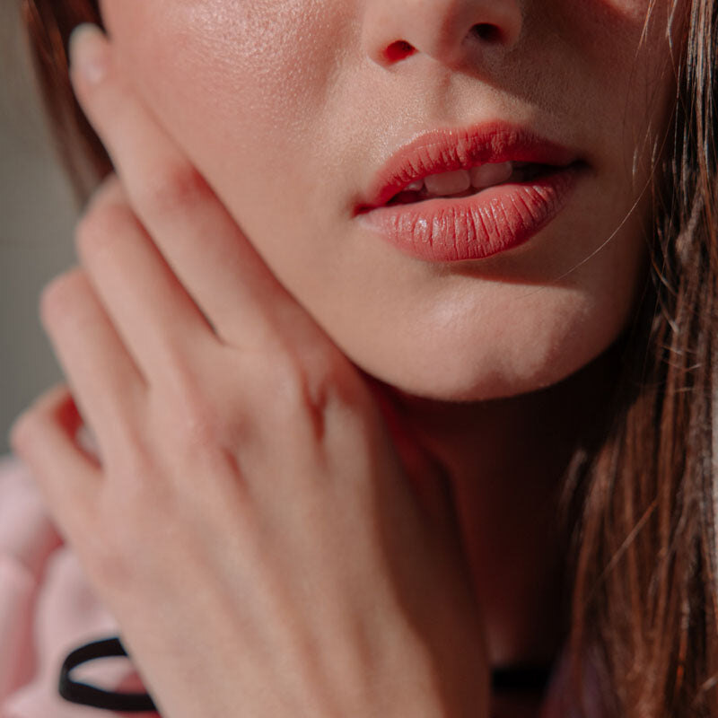Ritratto con make-up BlondeSister, brand italiano e vegan friendly
